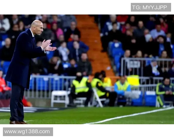 莱万领衔新星崛起足球世界再掀热潮与传奇对决的精彩瞬间